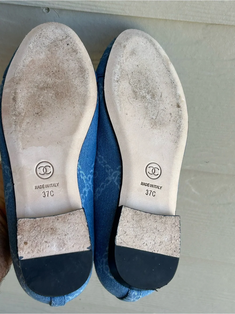 CHANEL  Blue Denim Camellia CC Logo Ballet Flats sz 37 US 6.5